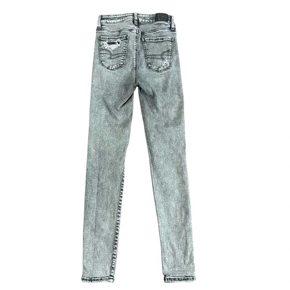 American Eagle Outfitters Light Gray Distressed Skinny Jeans - Picture 2 of 5